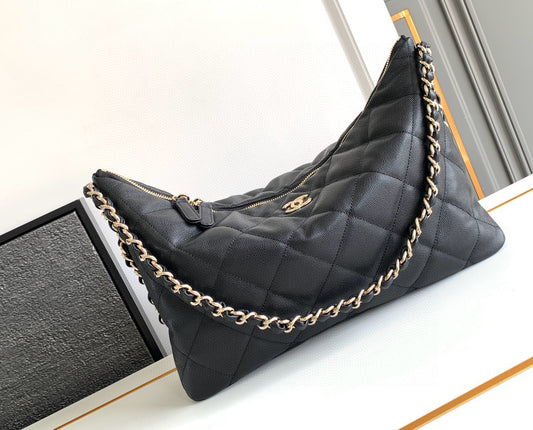 Chanel (24P hobo)