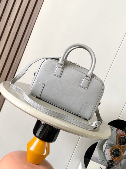 Loewe （Amazona 23）