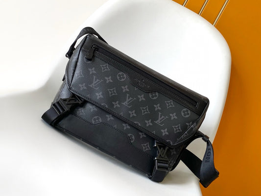 Louis Vuitton (Voyager)