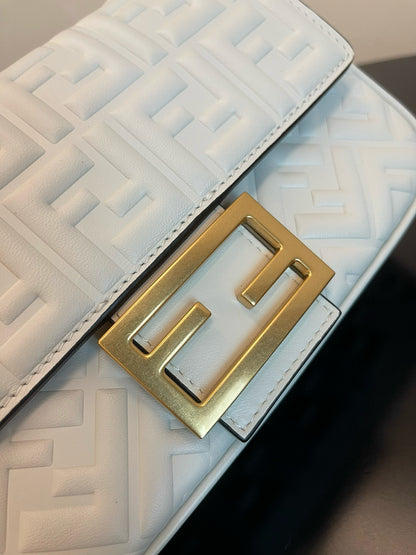 Fendi (Baguette)