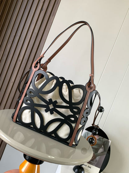 Loewe （Anagram Tote）