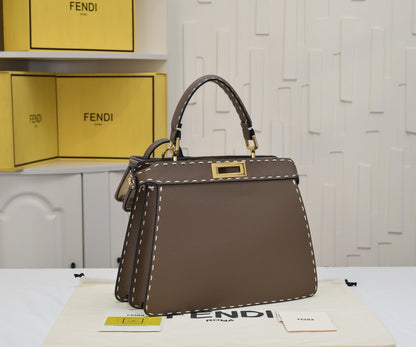 Fendi （Peekaboo ISeeU）