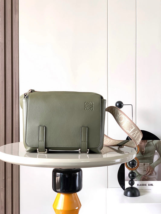 Loewe (Military messenger)