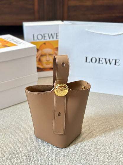 Loewe (Pebble)