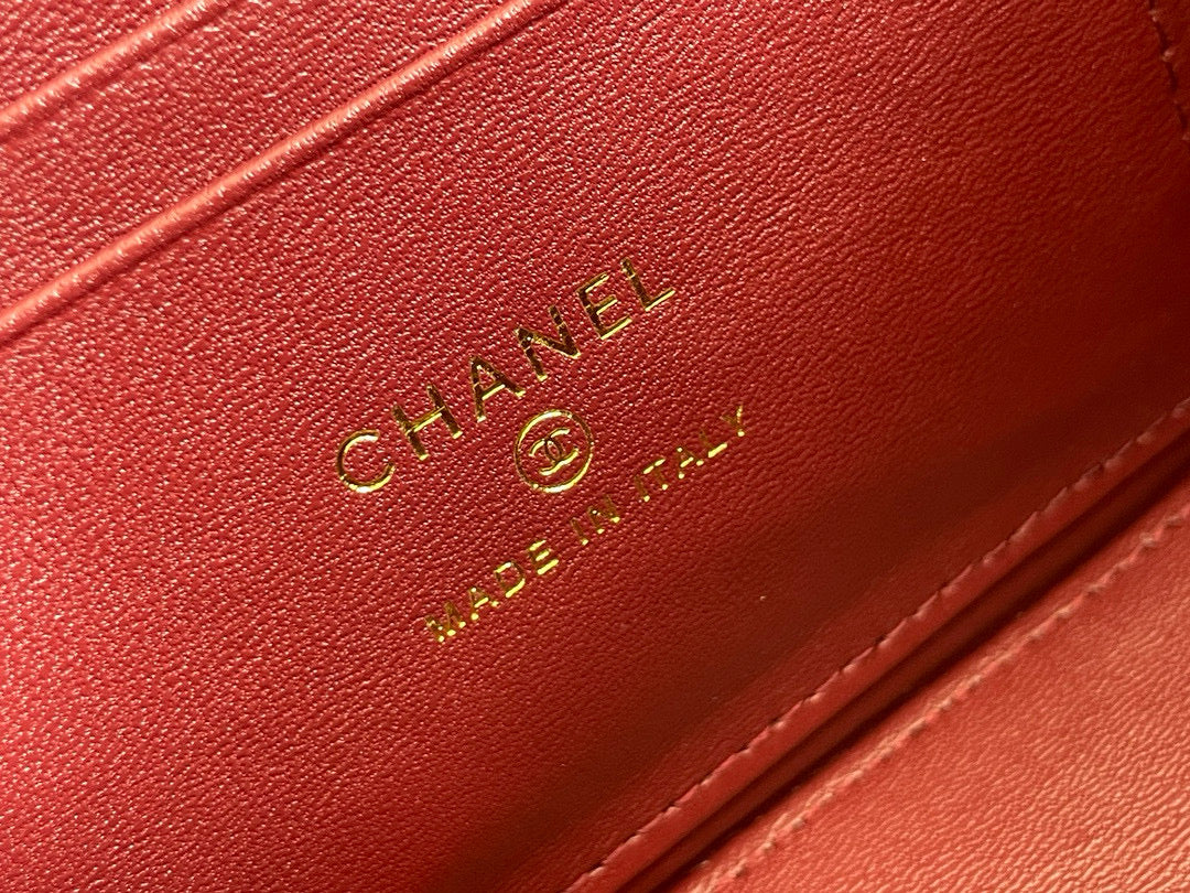 Chanel (24C)