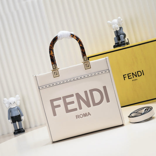 Fendi (Shine tote)