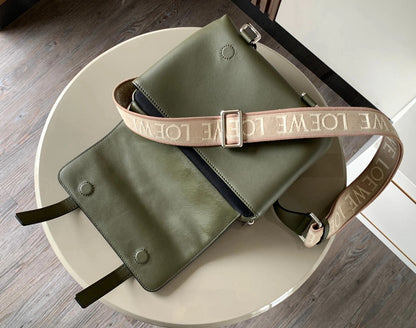 Loewe (Military messenger)