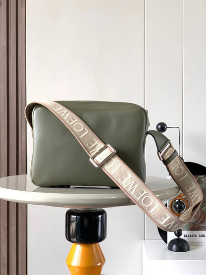 Loewe (Military messenger)