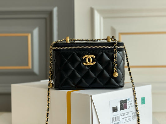 Chanel (24C)