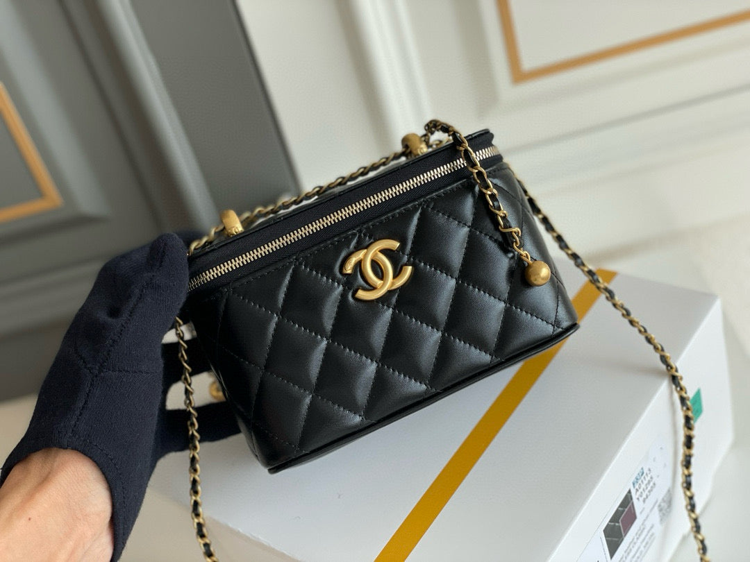 Chanel (24C)