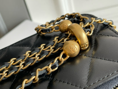 Chanel (24C)