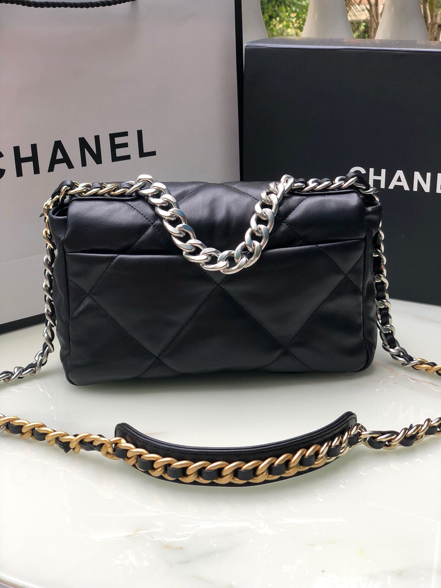 Chanel (19bag)