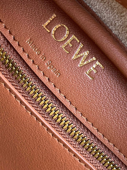 Loewe （Amazona 28）