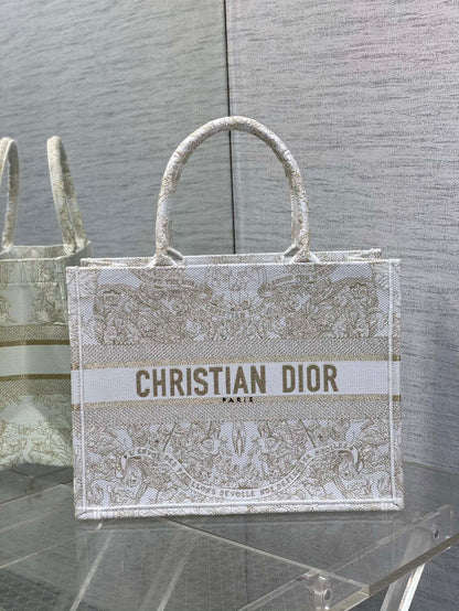 Dior (Book tote)