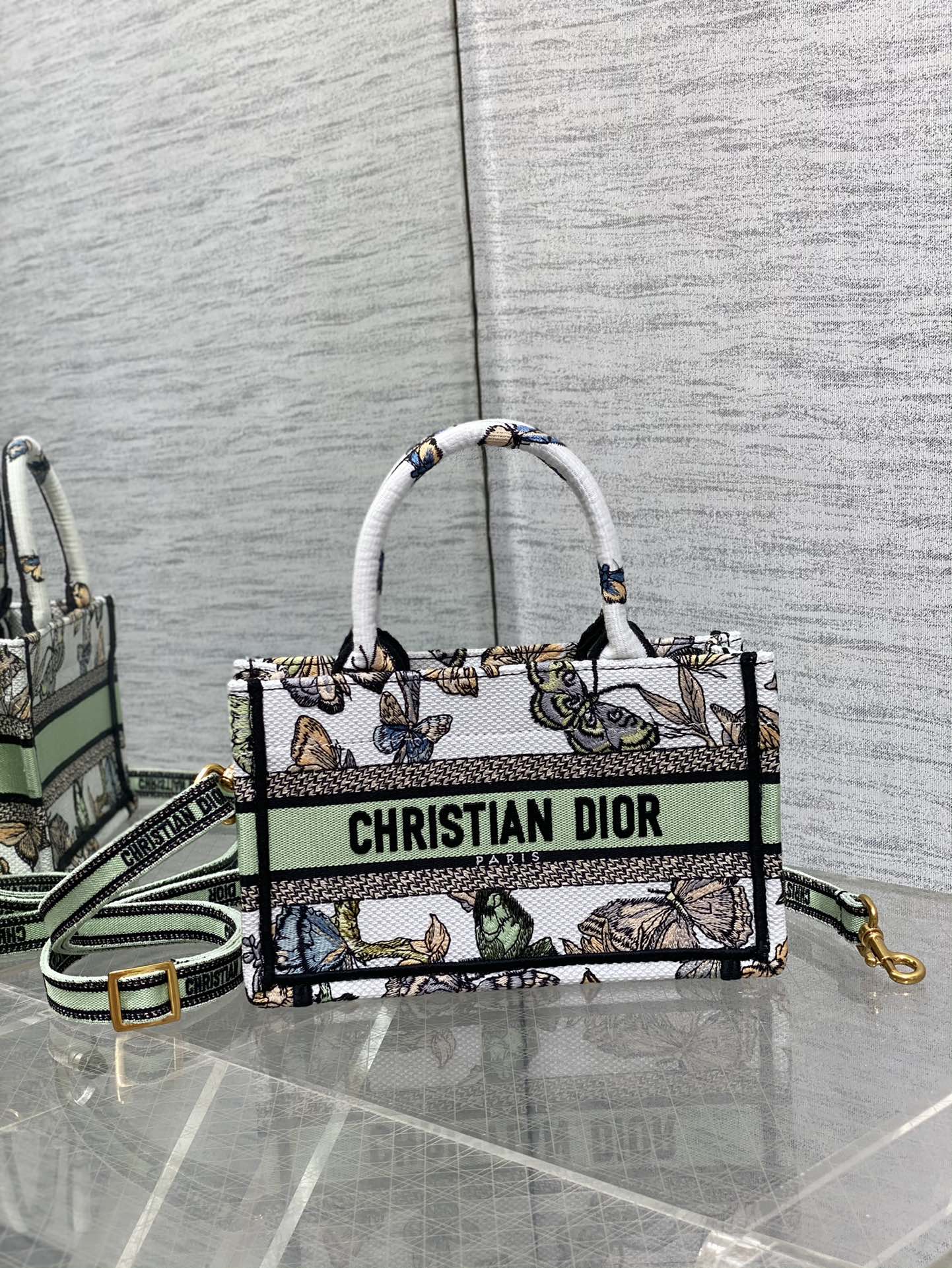 Dior (Book tote)