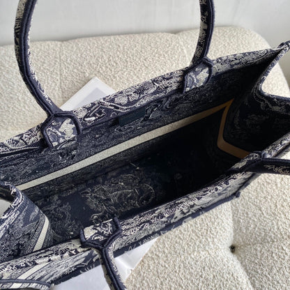 Dior (Book tote)