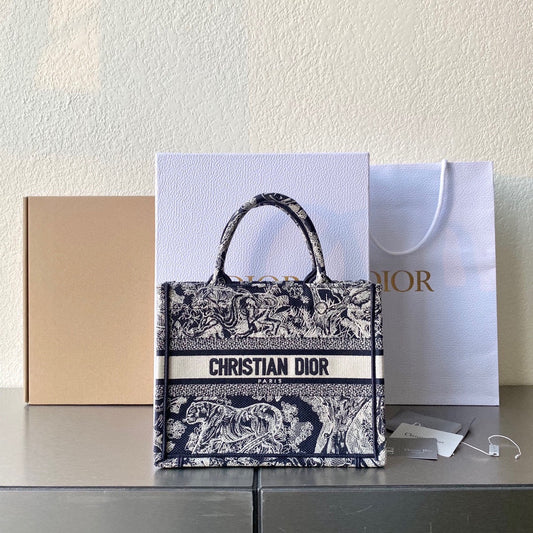 Dior (Book tote)