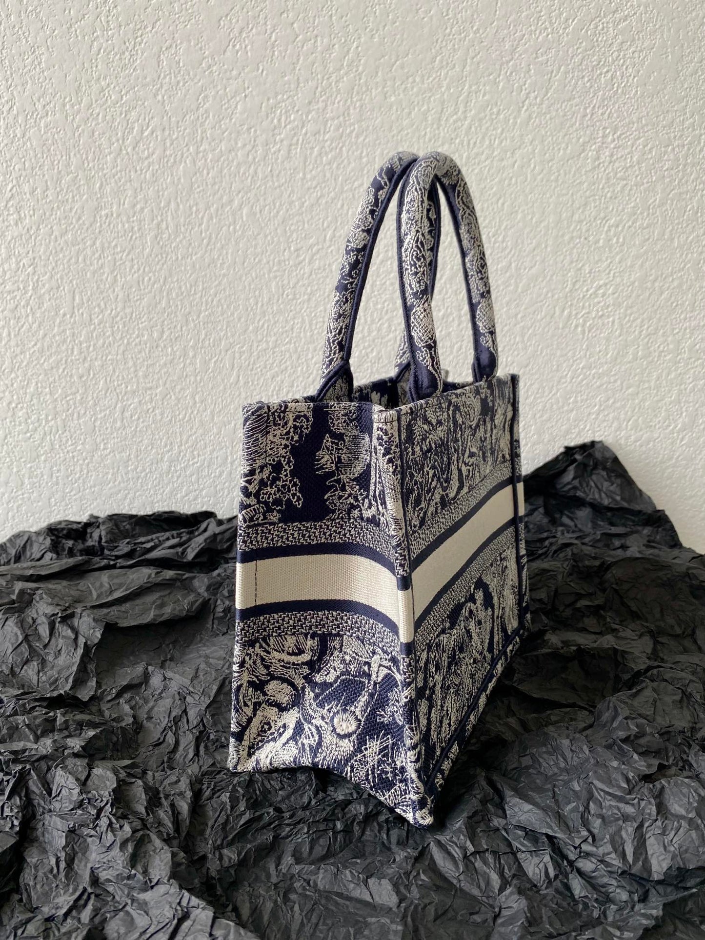 Dior (Book tote)