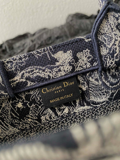 Dior (Book tote)