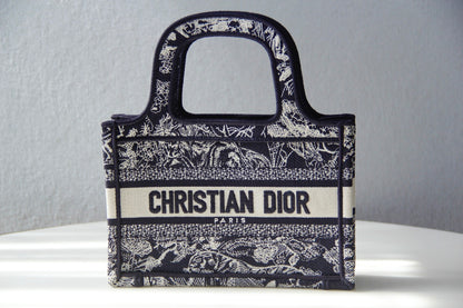 Dior (Book tote)