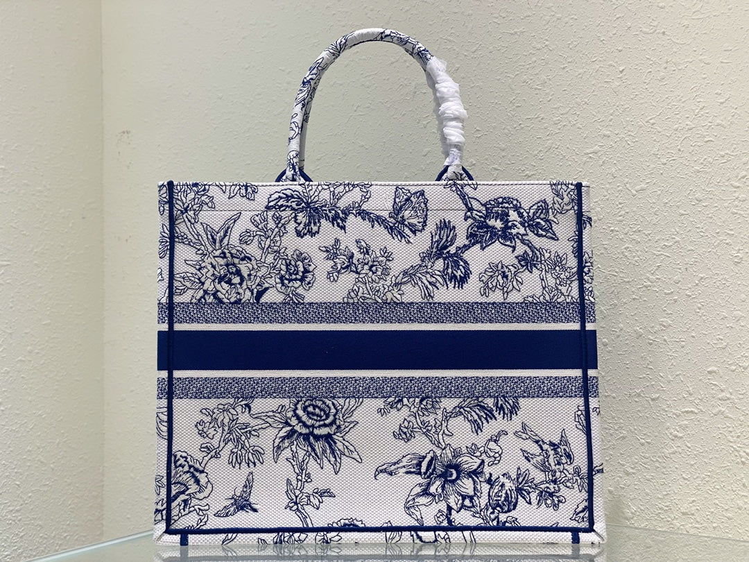 Dior (Book tote)