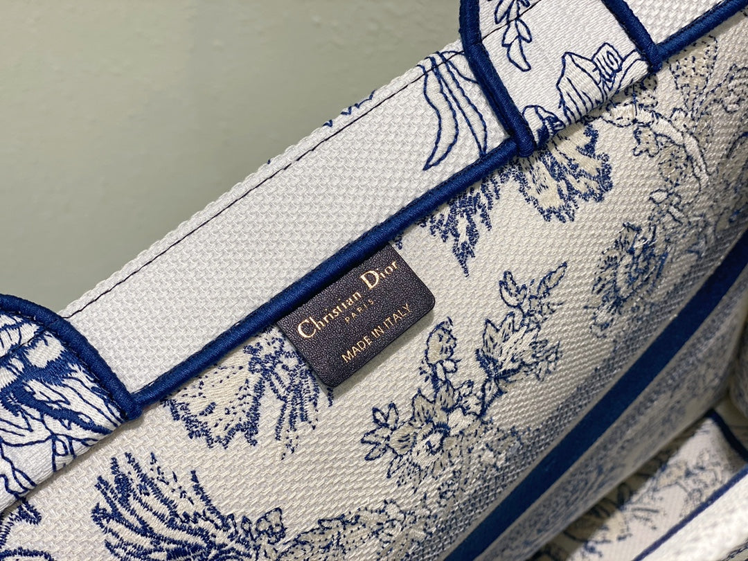 Dior (Book tote)