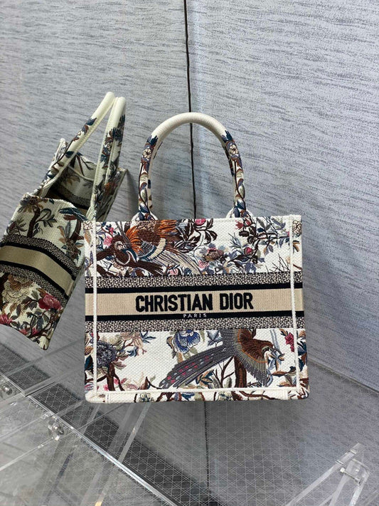 Dior (Book tote)