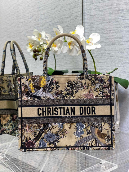 Dior (Book tote)