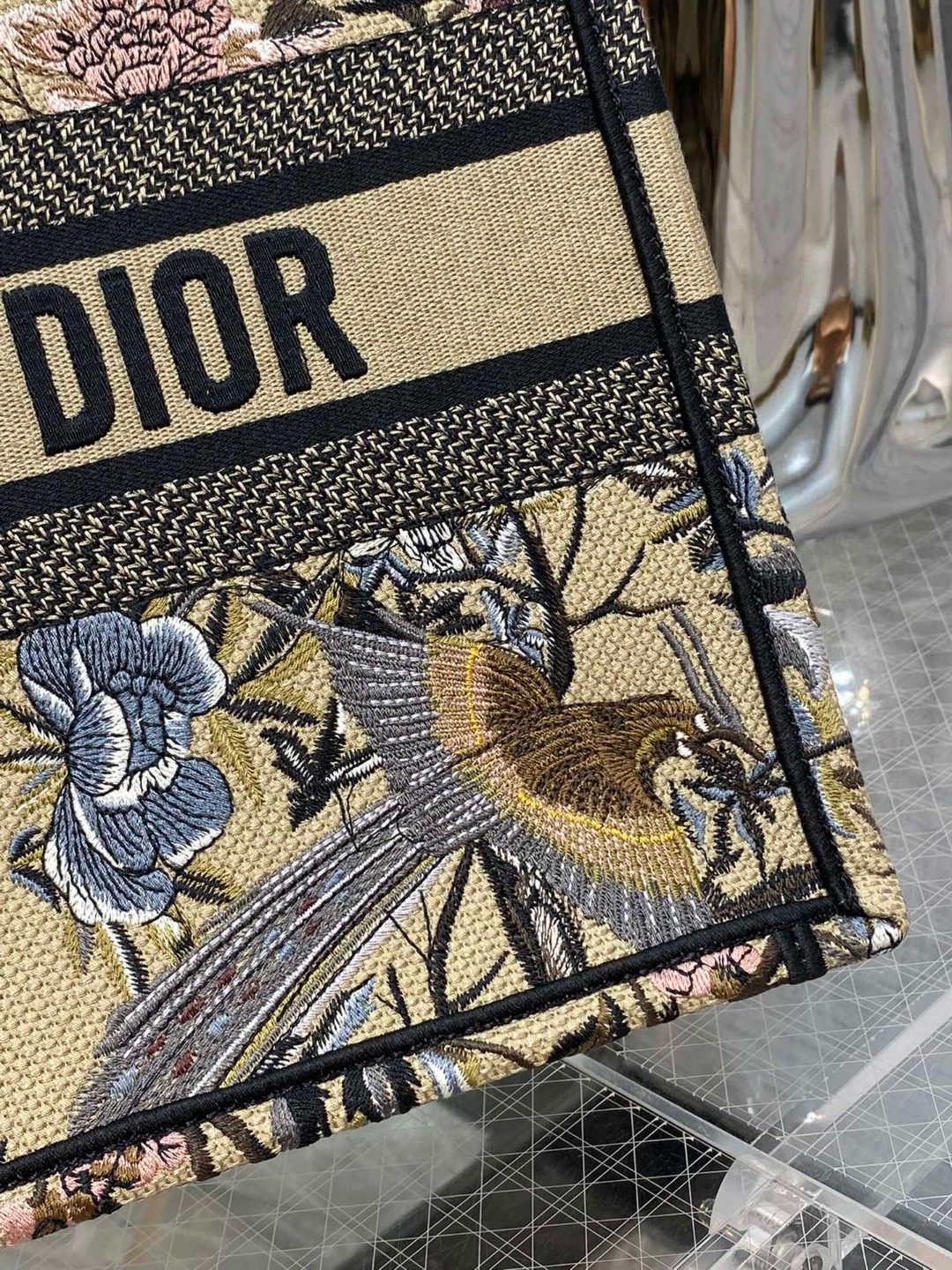 Dior (Book tote)