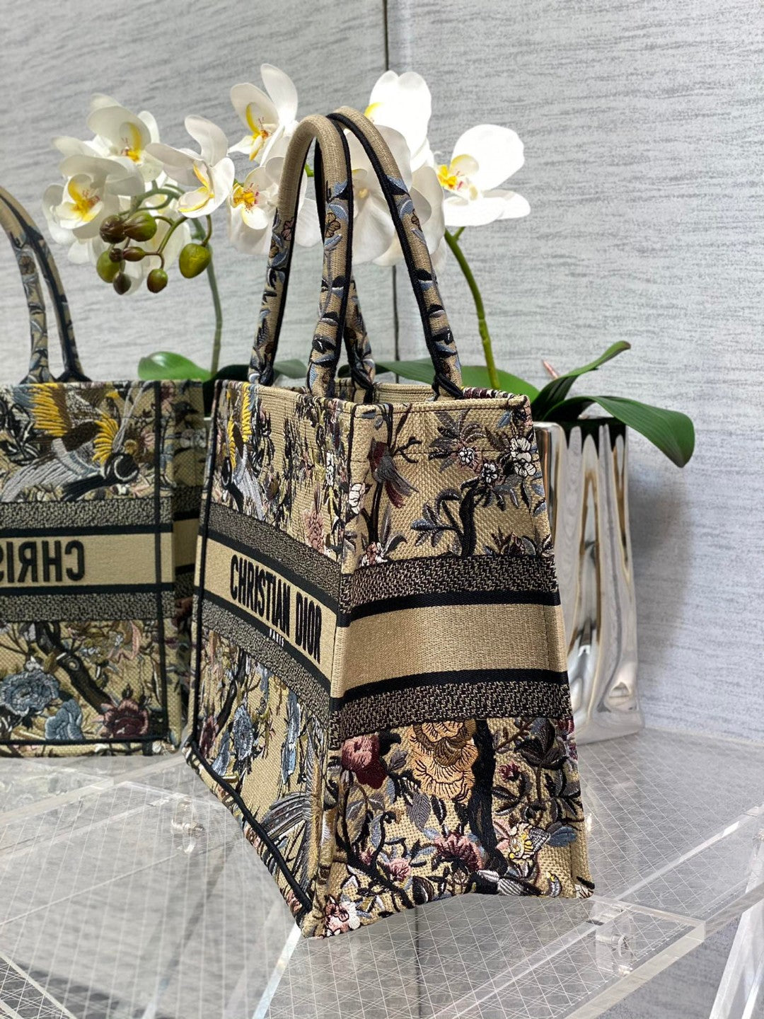 Dior (Book tote)