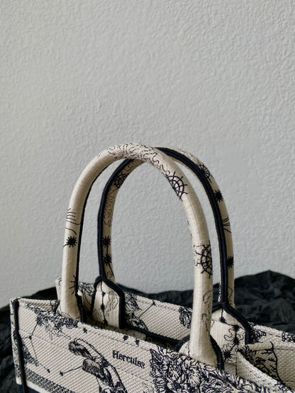 Dior (Book tote)