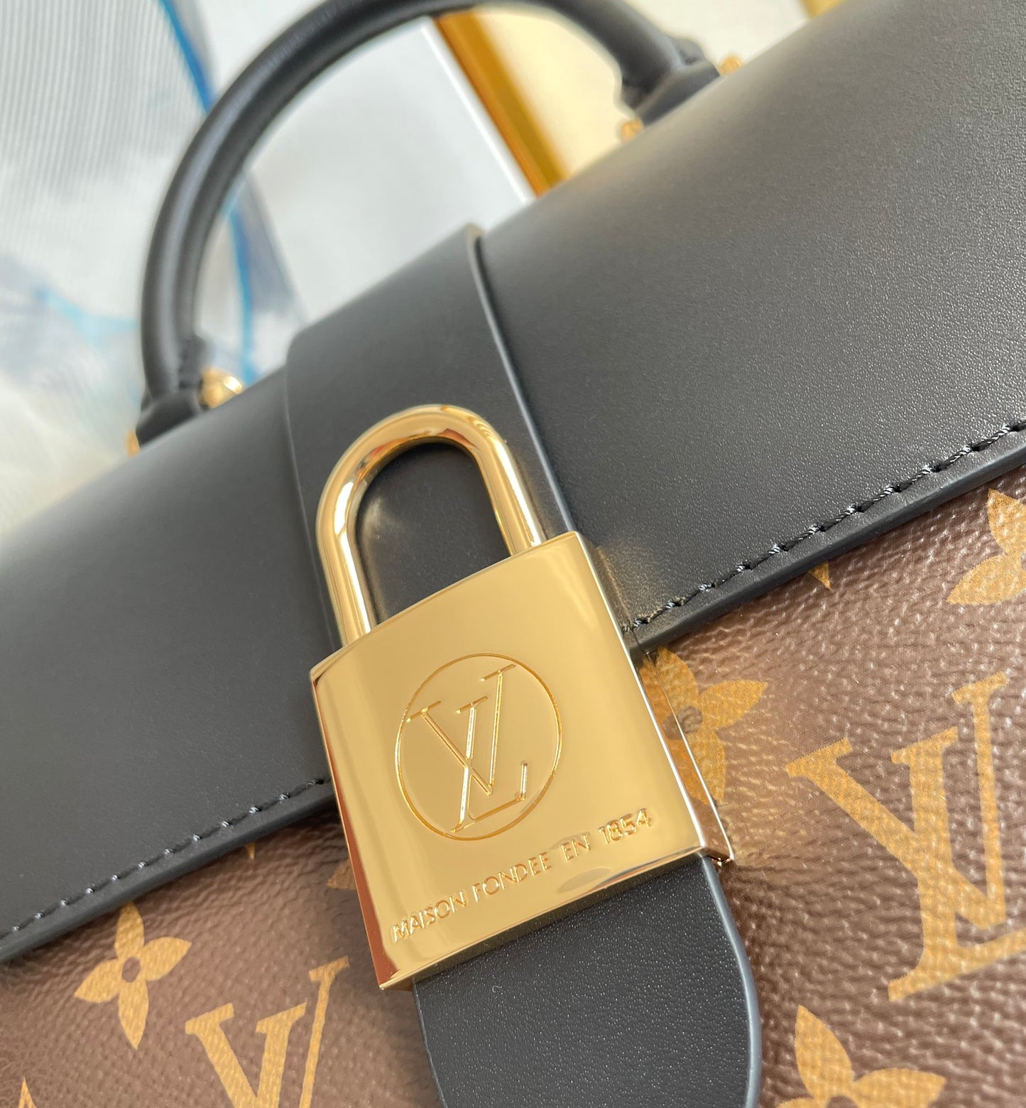 Louis Vuitton (LOCKY BB)