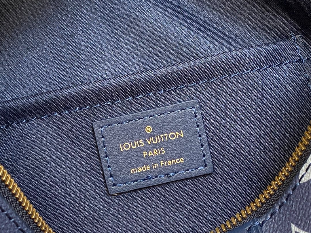 Louis Vuitton (Moon Crossbody)