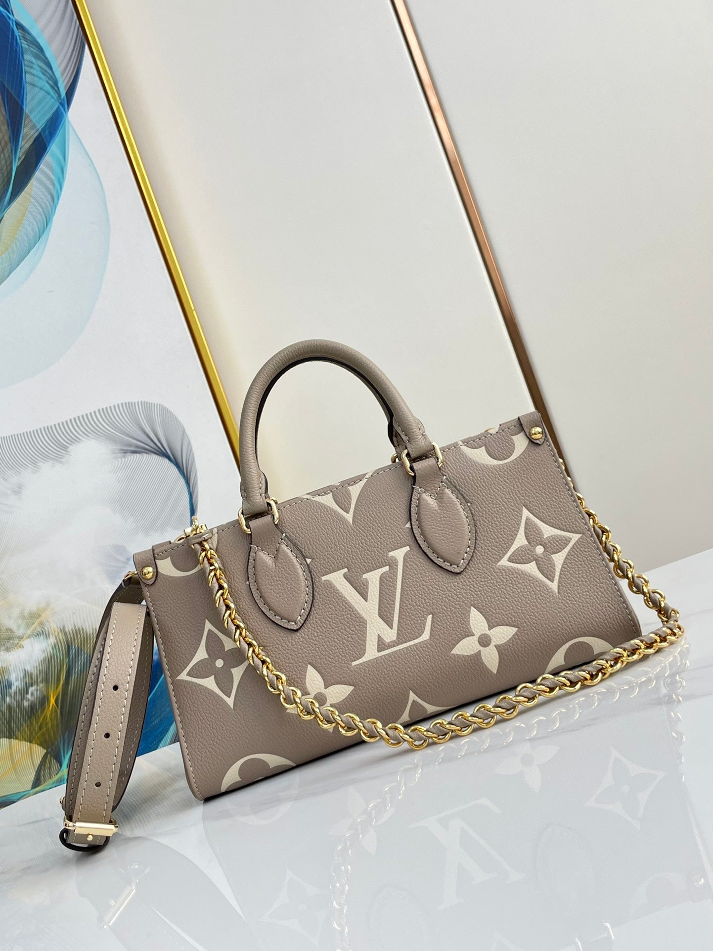 Louis Vuitton (OnTheGo)