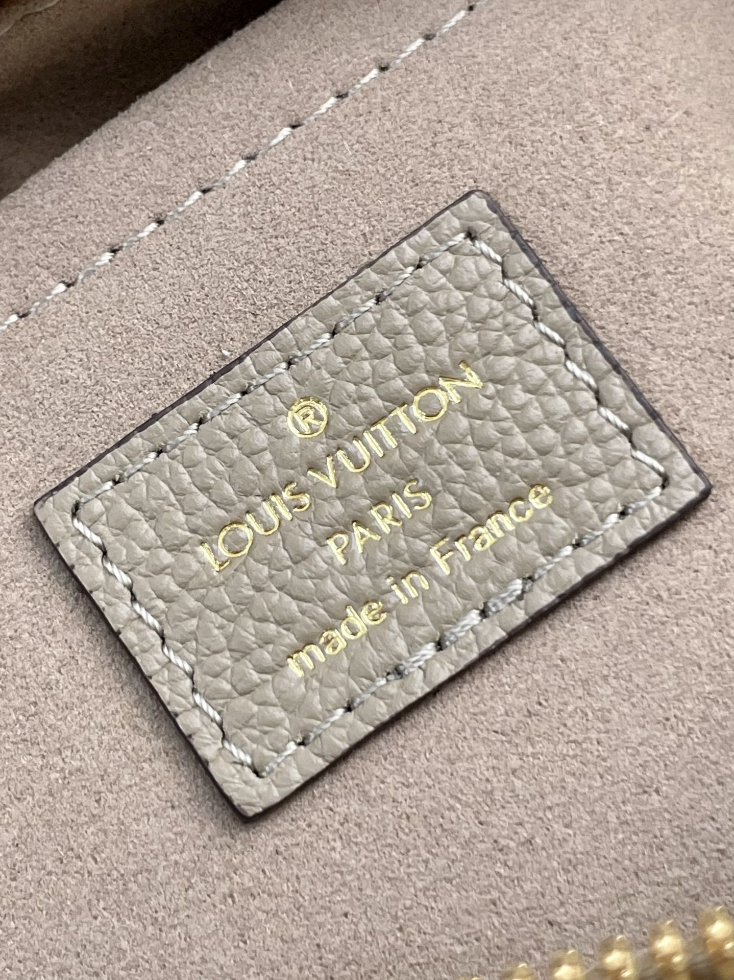 Louis Vuitton (OnTheGo)