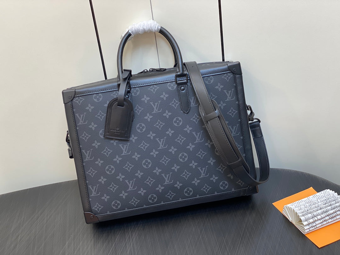 Louis Vuitton (Soft Trunk)