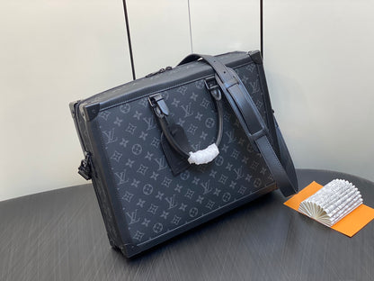 Louis Vuitton (Soft Trunk)