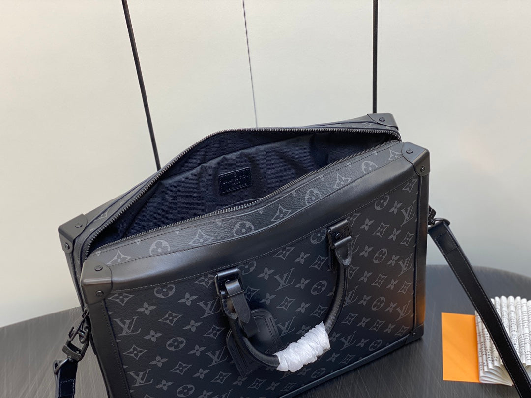 Louis Vuitton (Soft Trunk)