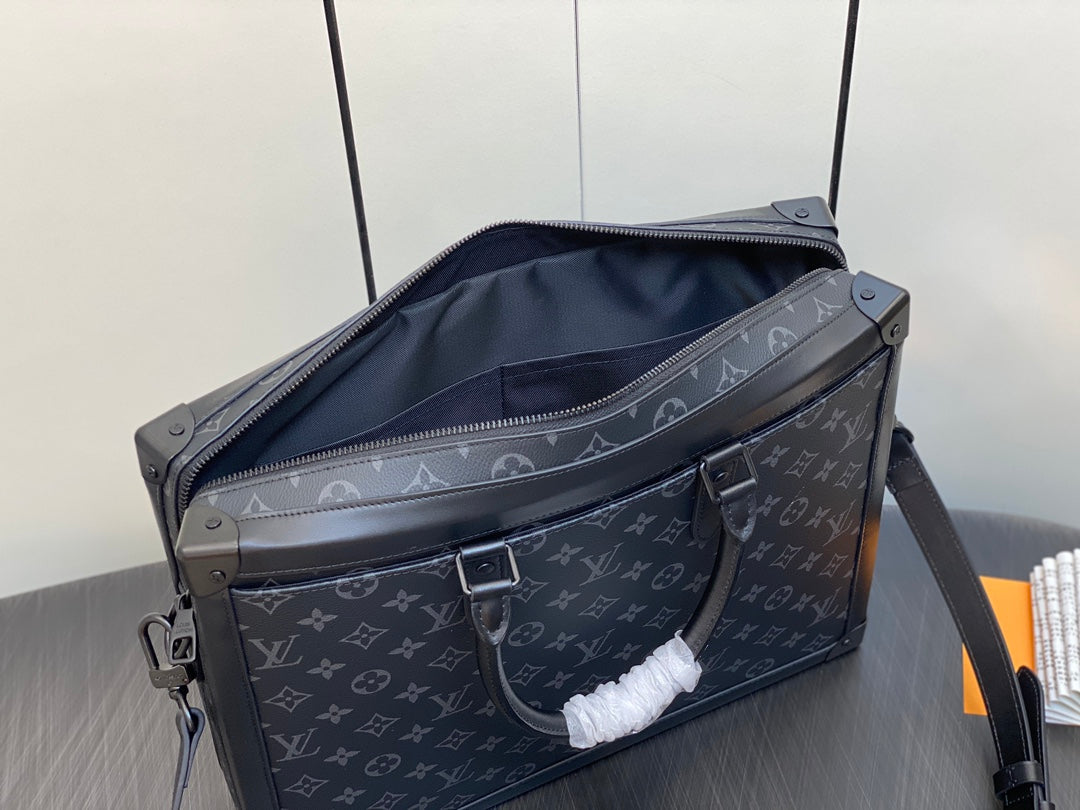 Louis Vuitton (Soft Trunk)