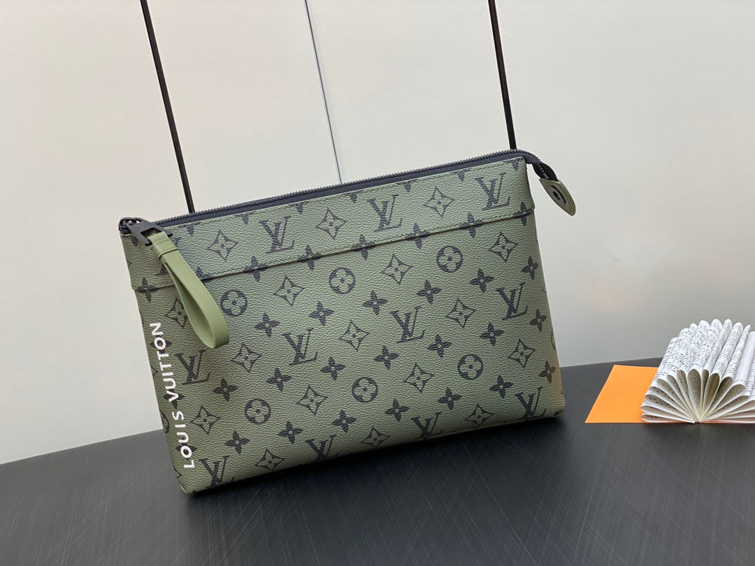 Louis Vuitton (Keepall Bandoulière 25)