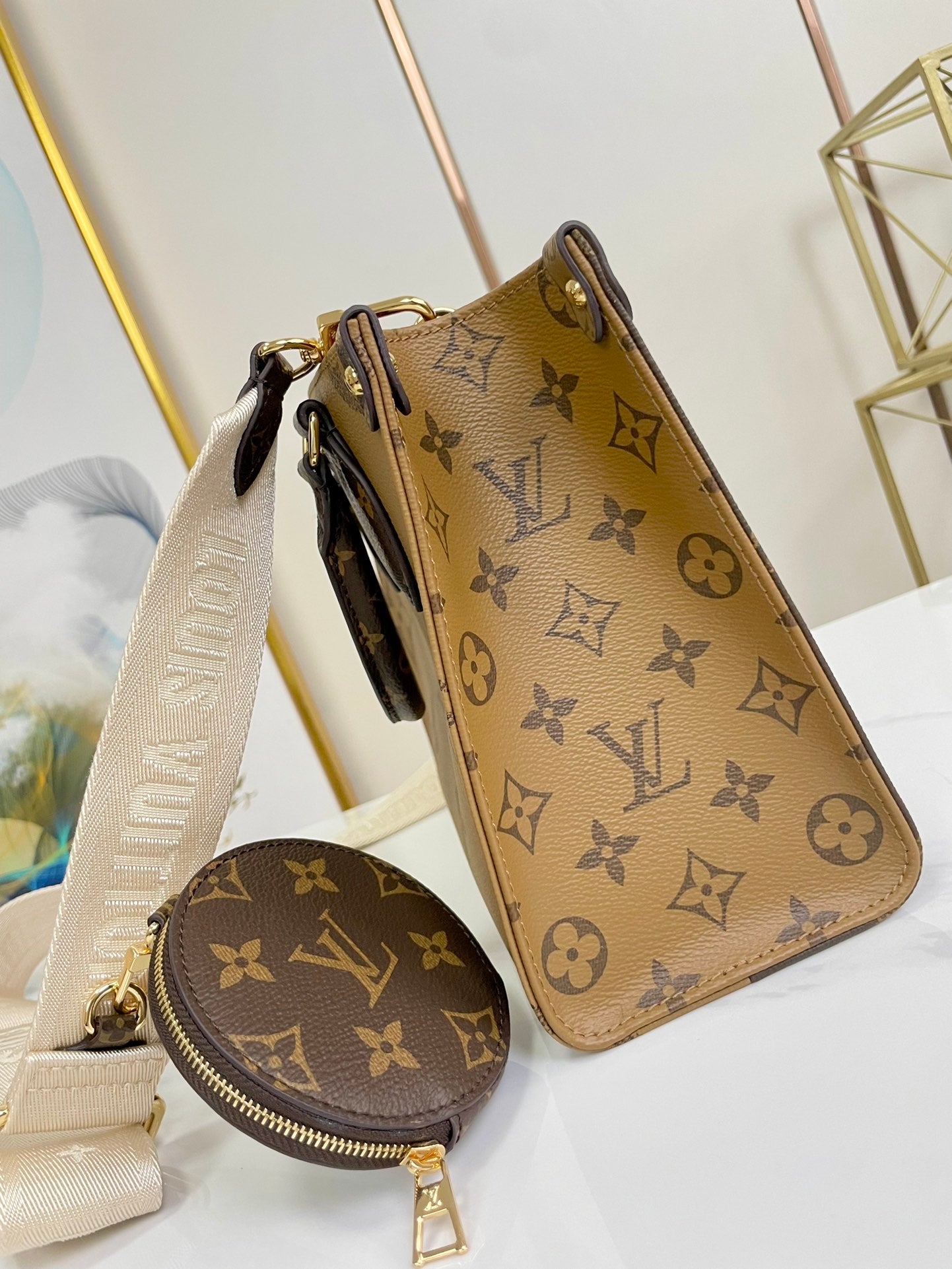 Louis Vuitton (ONTHEGO)