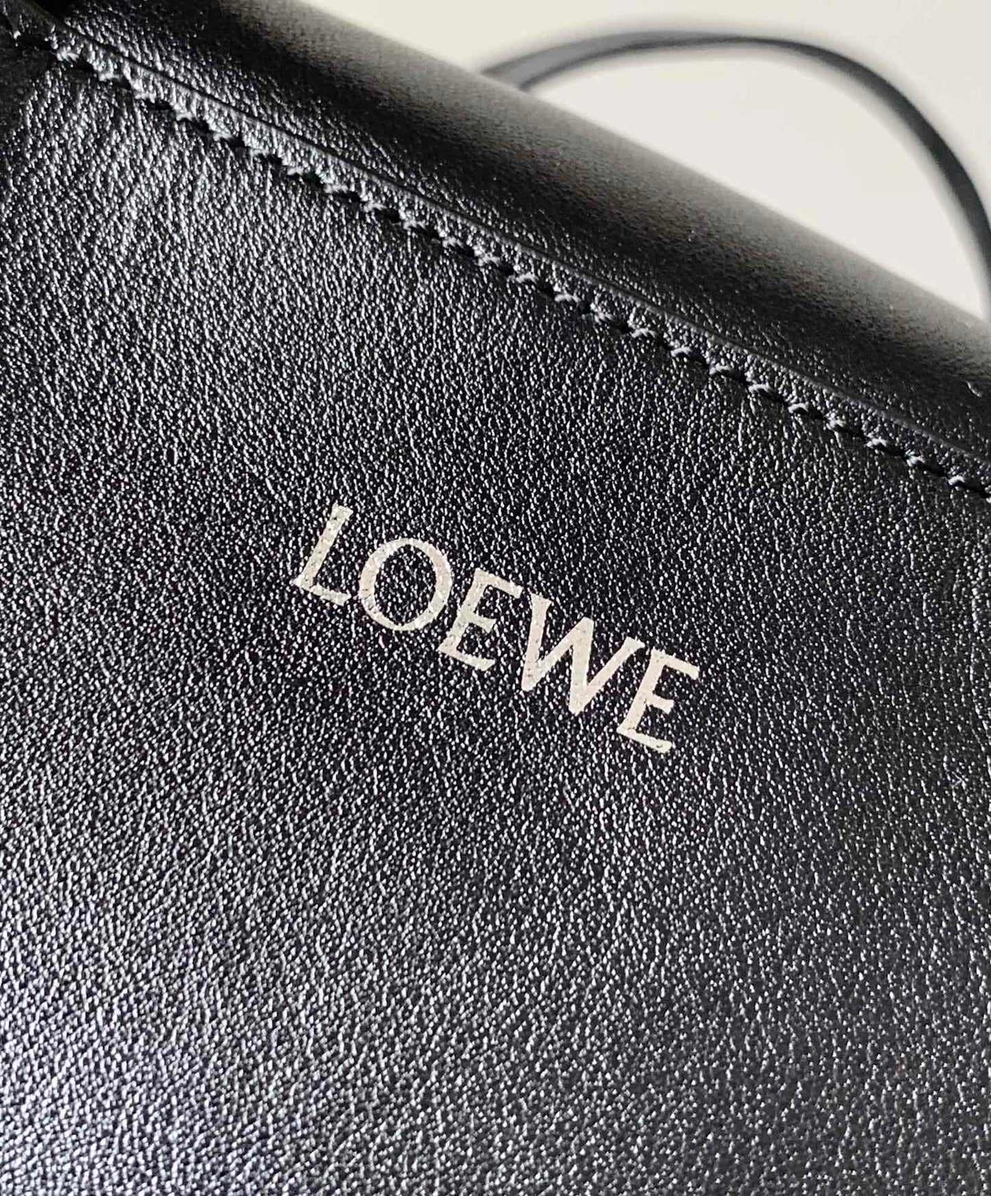 Loewe (Puzzle Fold)